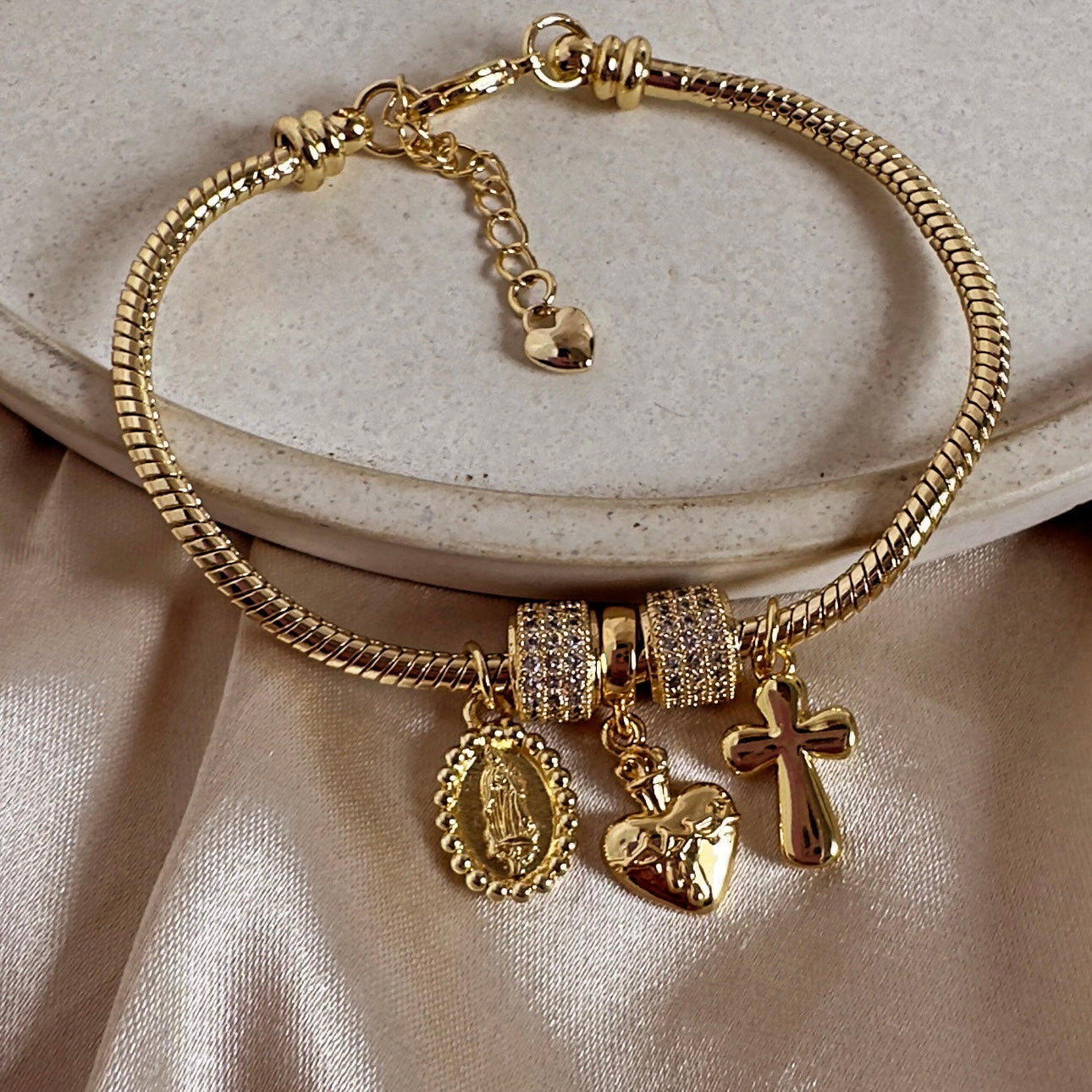 Brazalete charms religiosos