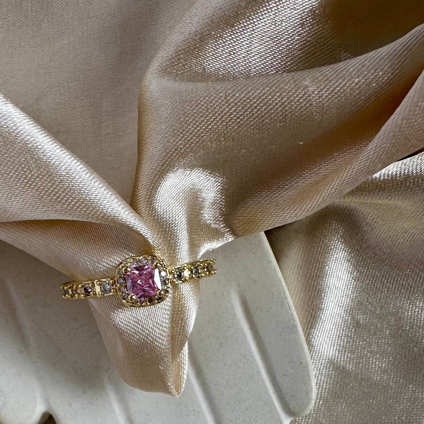 Anillo cuadro rosa