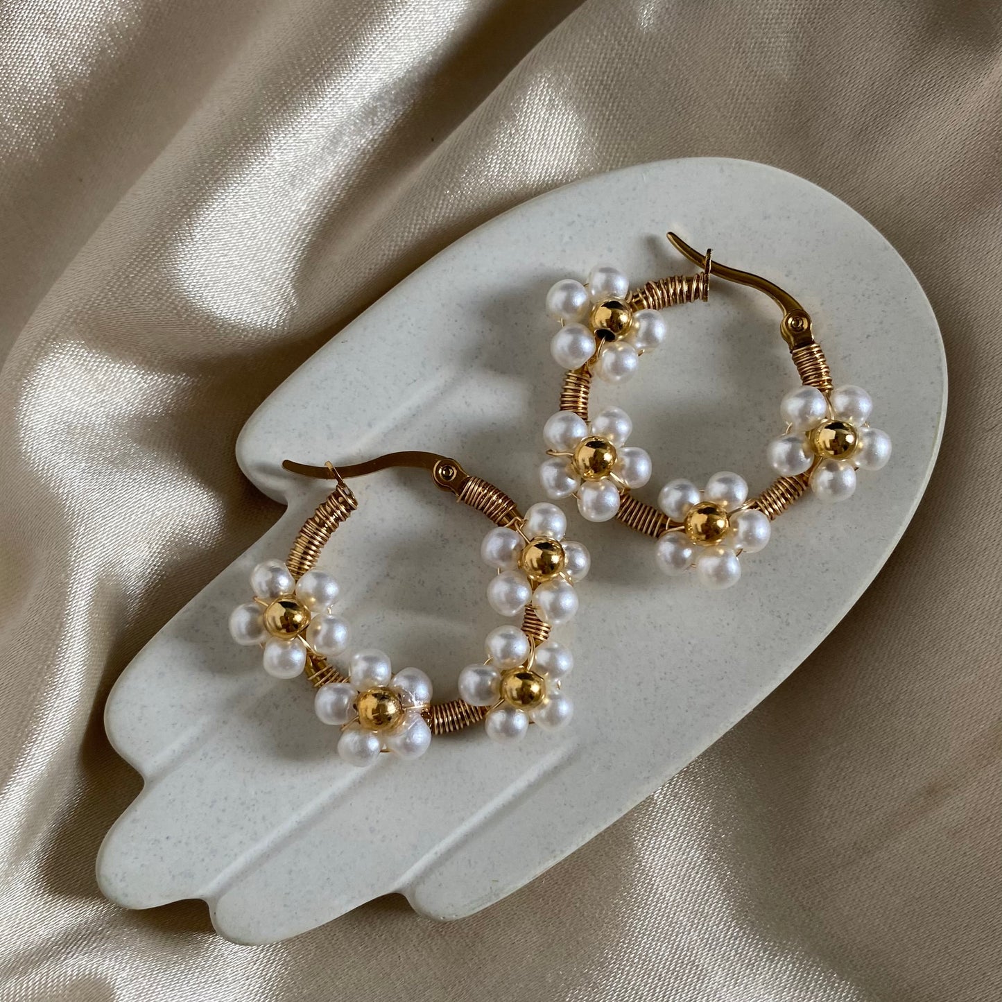 Candongas flores perlas