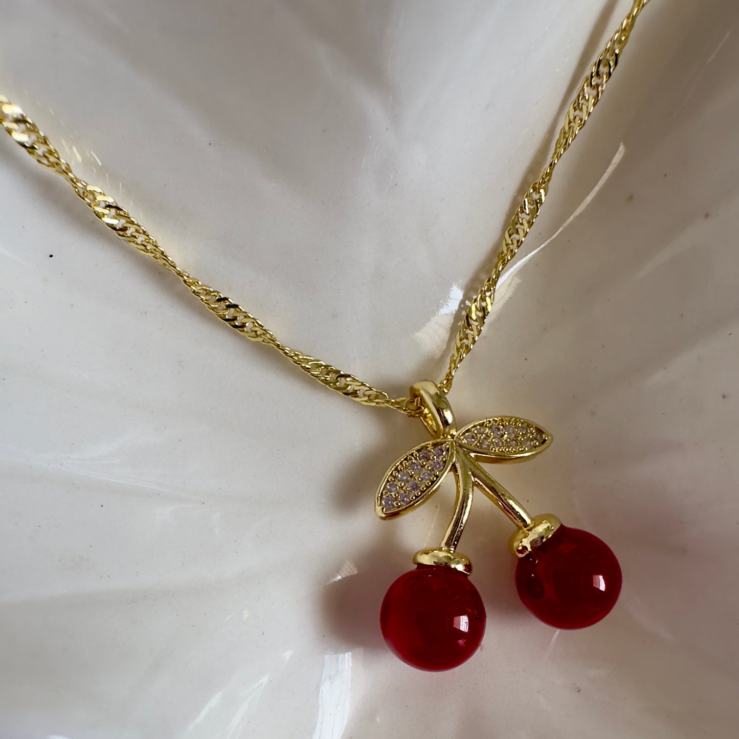 Cadena cereza mediana