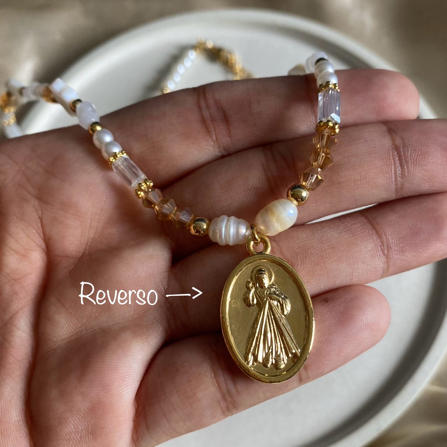 Collar cristales medalla virgen