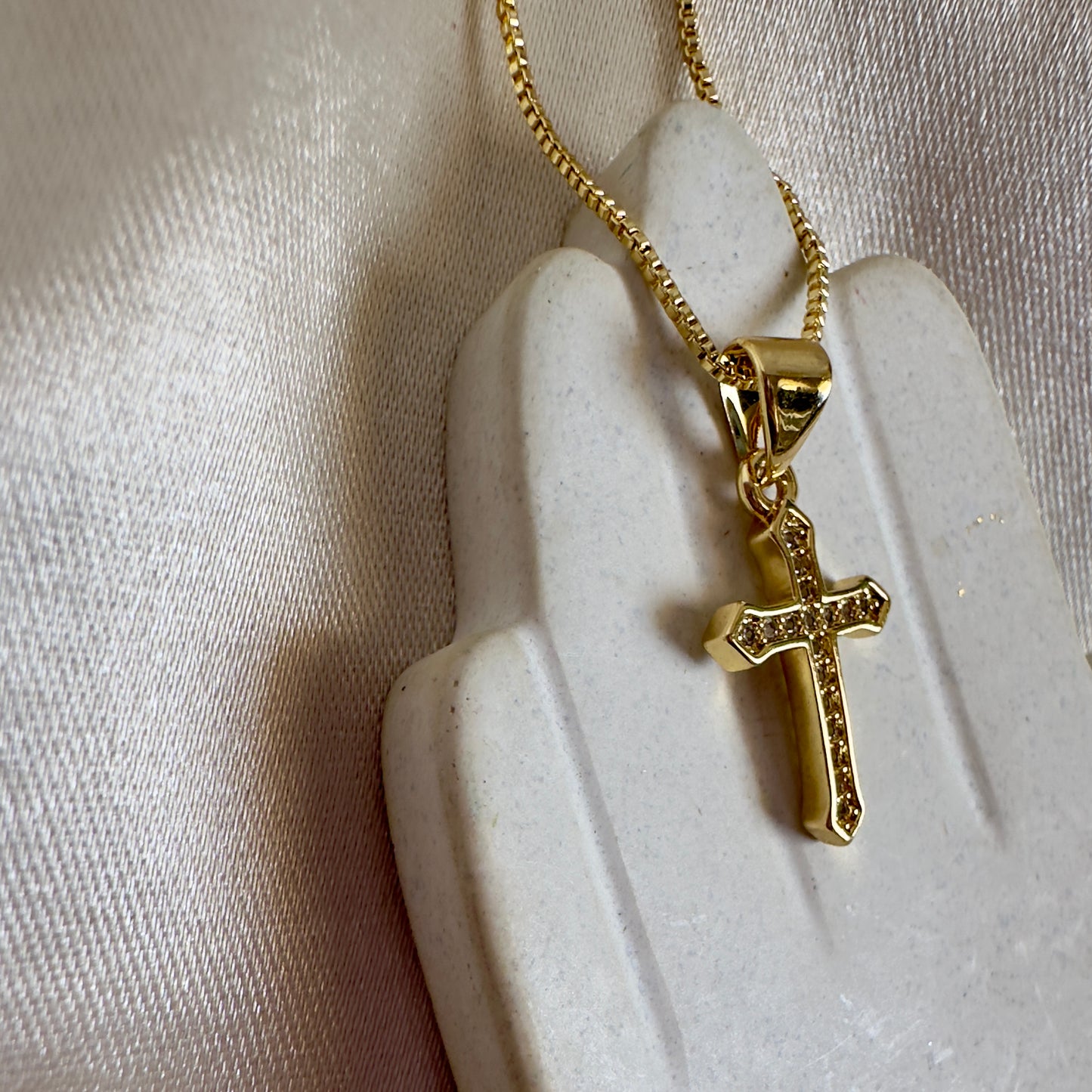 Cadena mini cruz circones