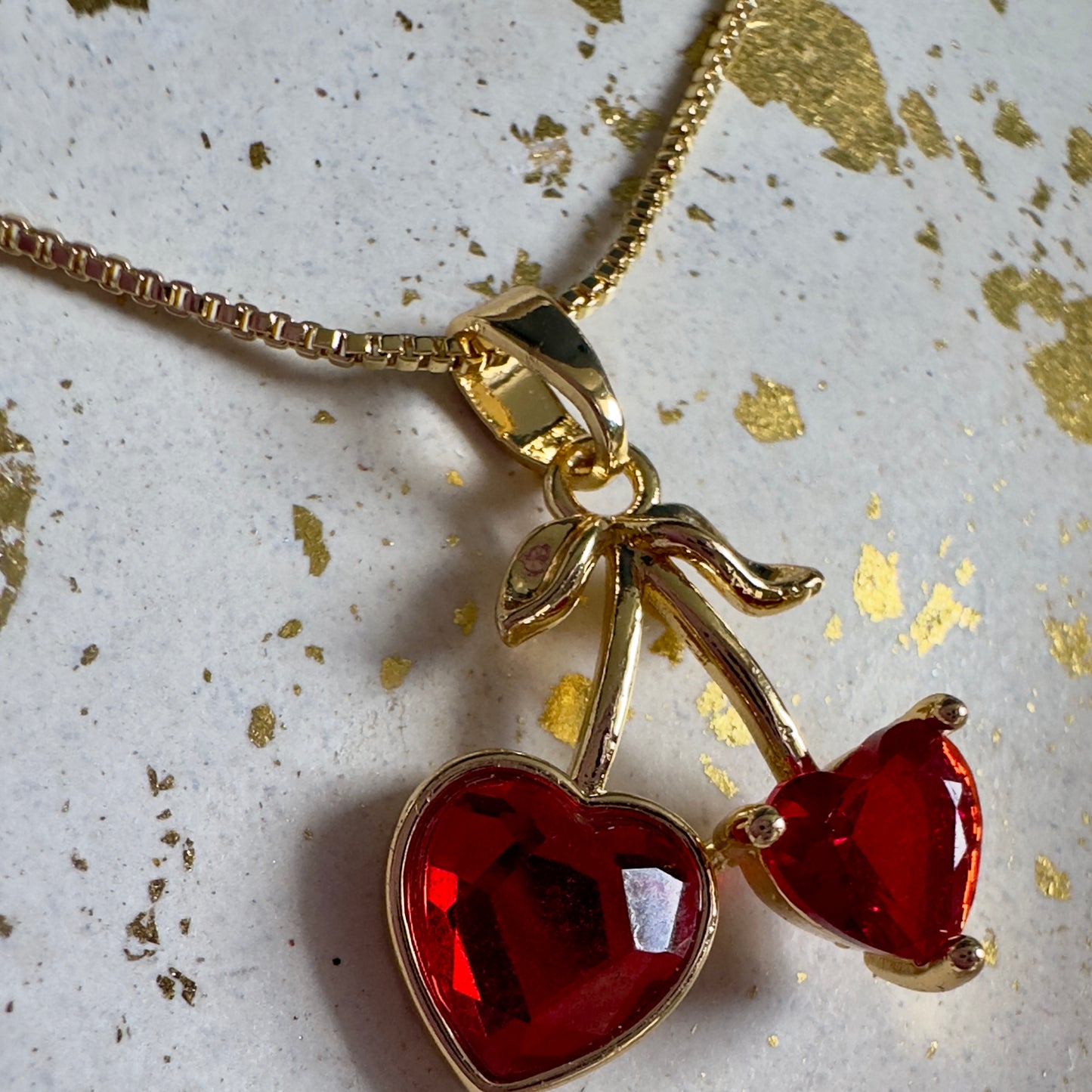 Cadena cereza corazón