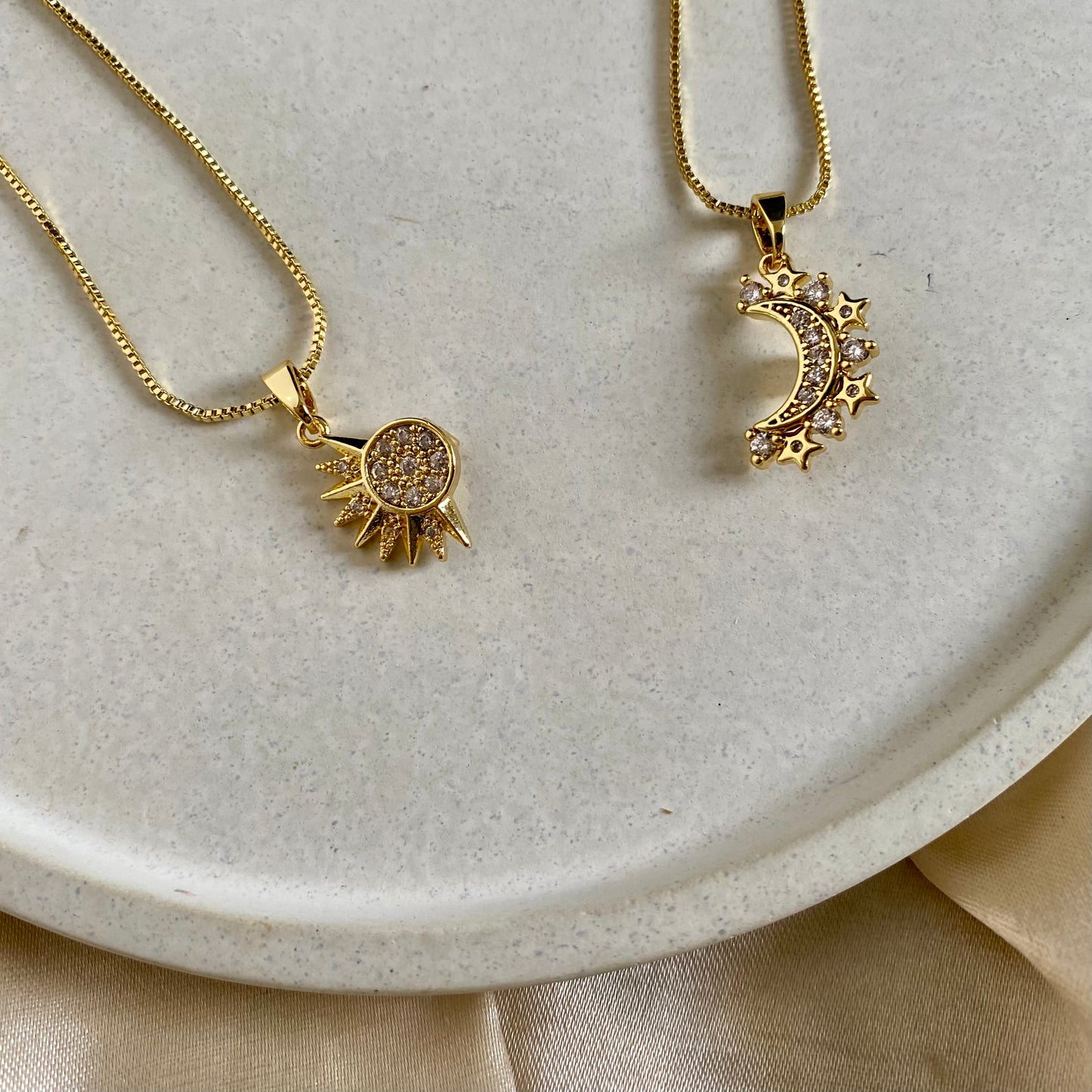 Set cadenas sol y luna