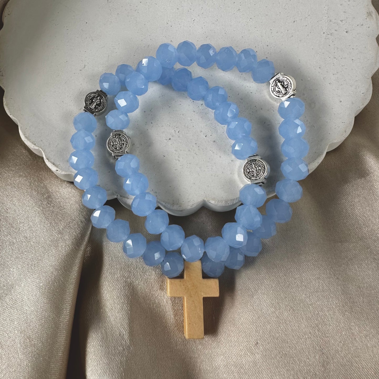 Rosario de mano azul san Benito