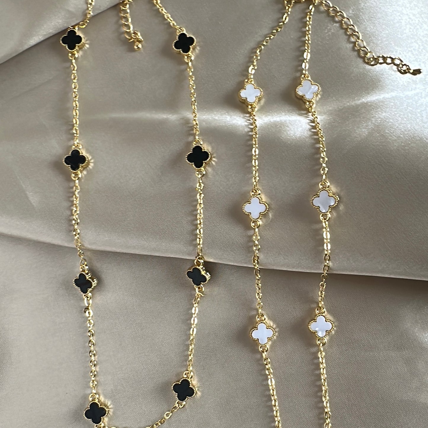 Collar mini Treboles