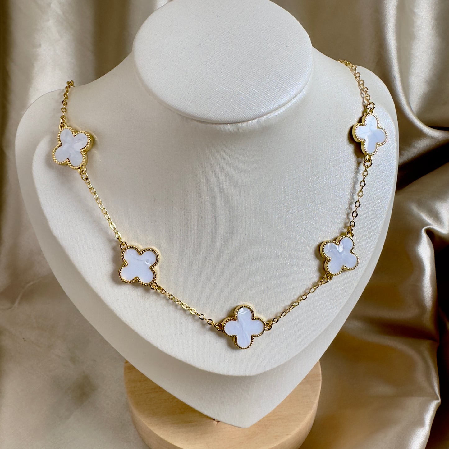 Collar trébol colores