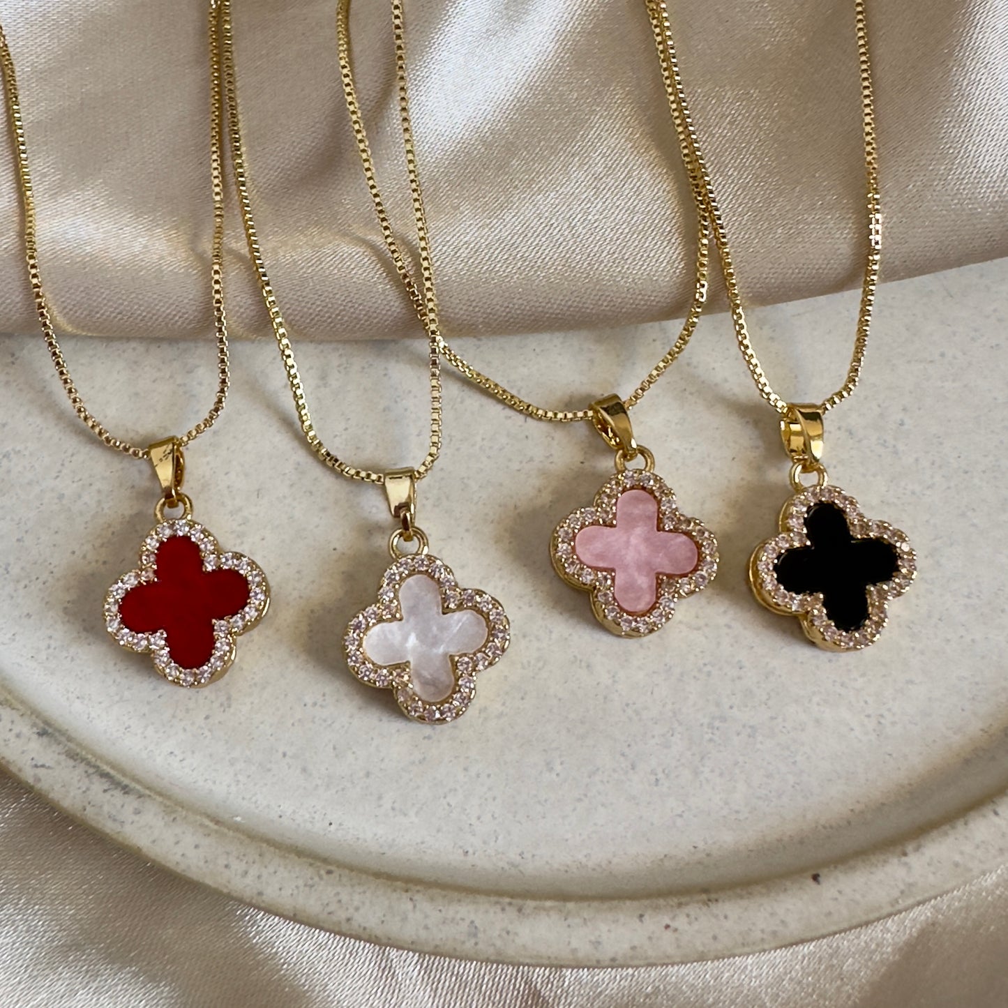 Cadena trébol circones