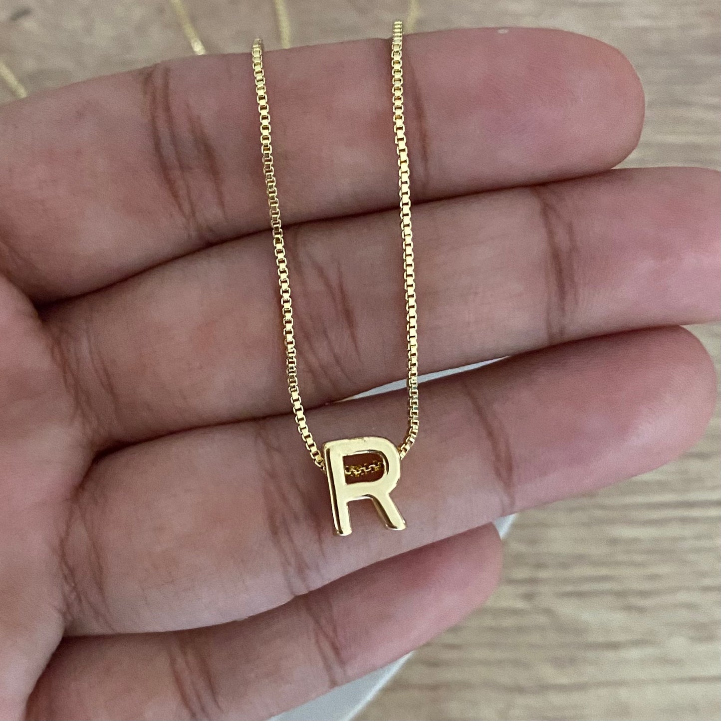 Cadena letra pasante mediana