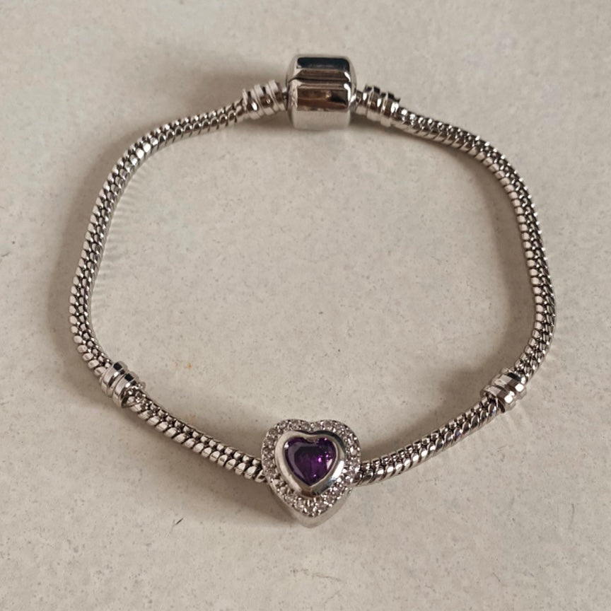 Pulsera corazón morado