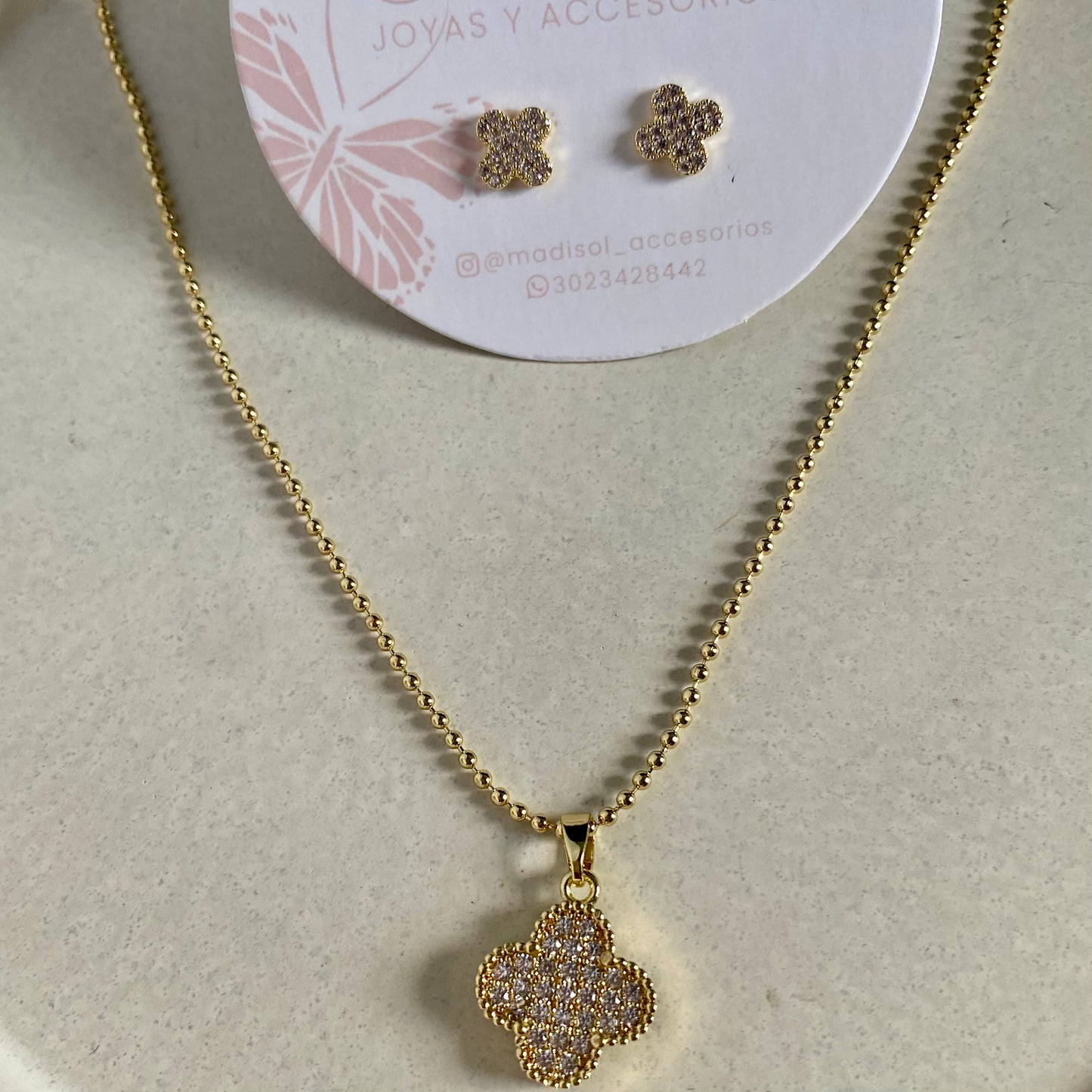 Set clover microcircones