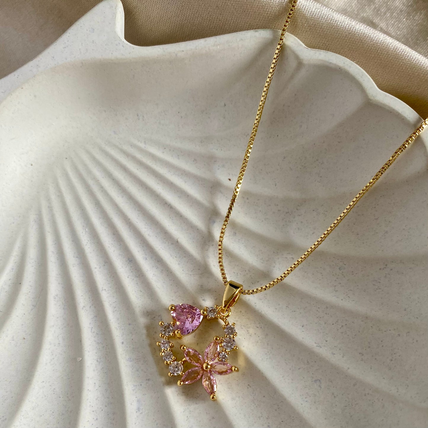 Cadena corazón flor rosa