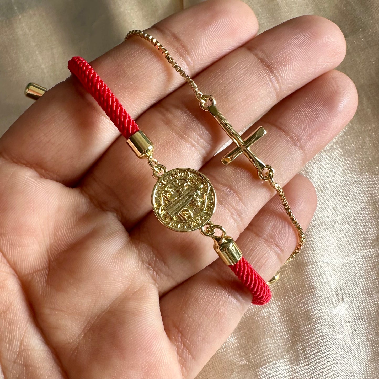 Set pulseras cruz - san Benito