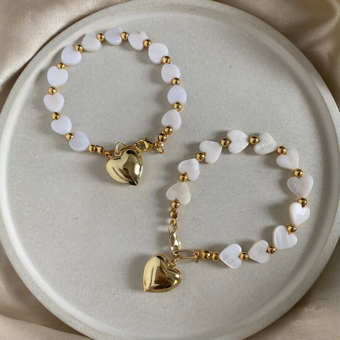 Pulsera corazones nácar