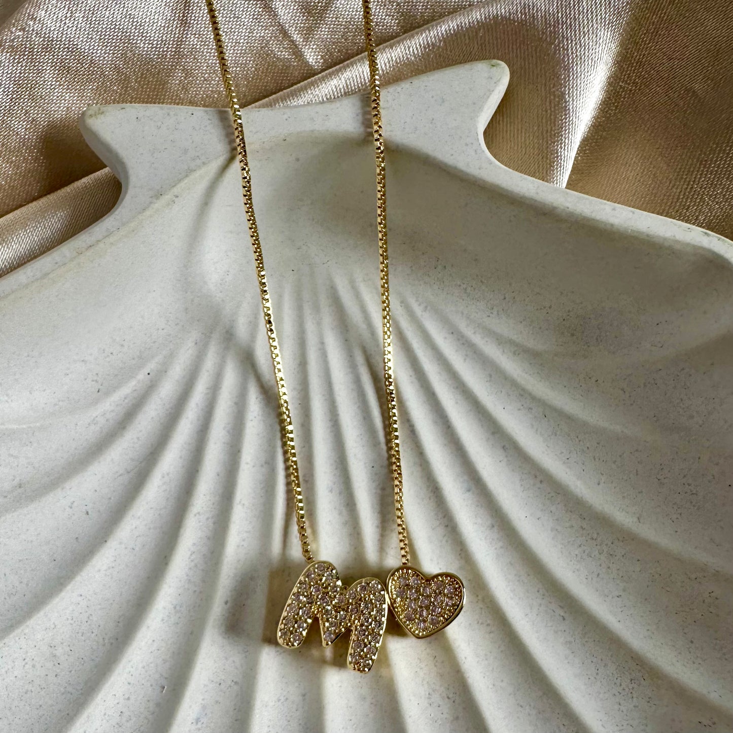 Cadena letra mediana corazón