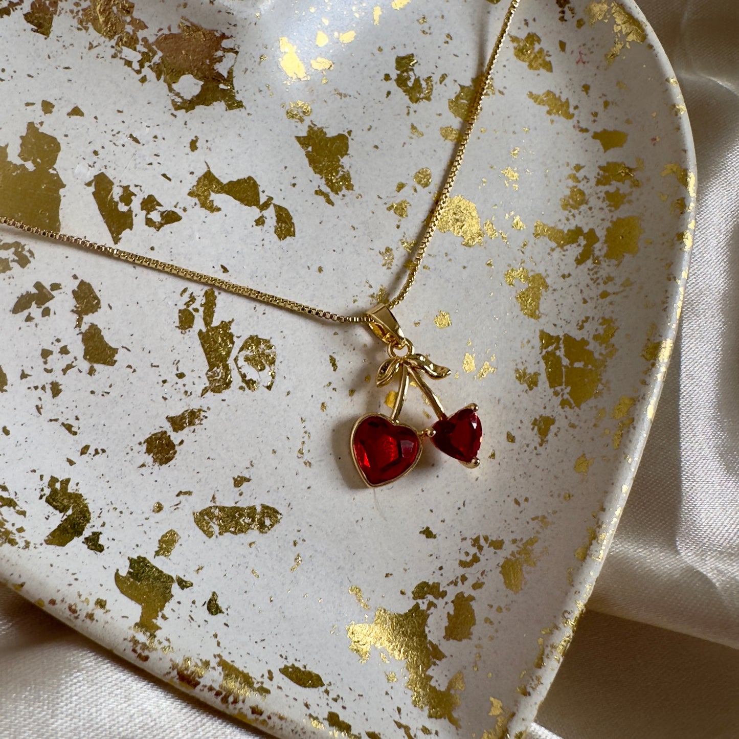 Cadena cereza corazón