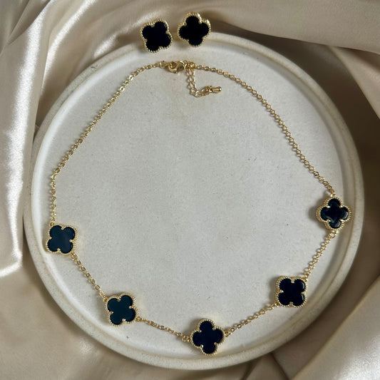 Collar trébol con topos