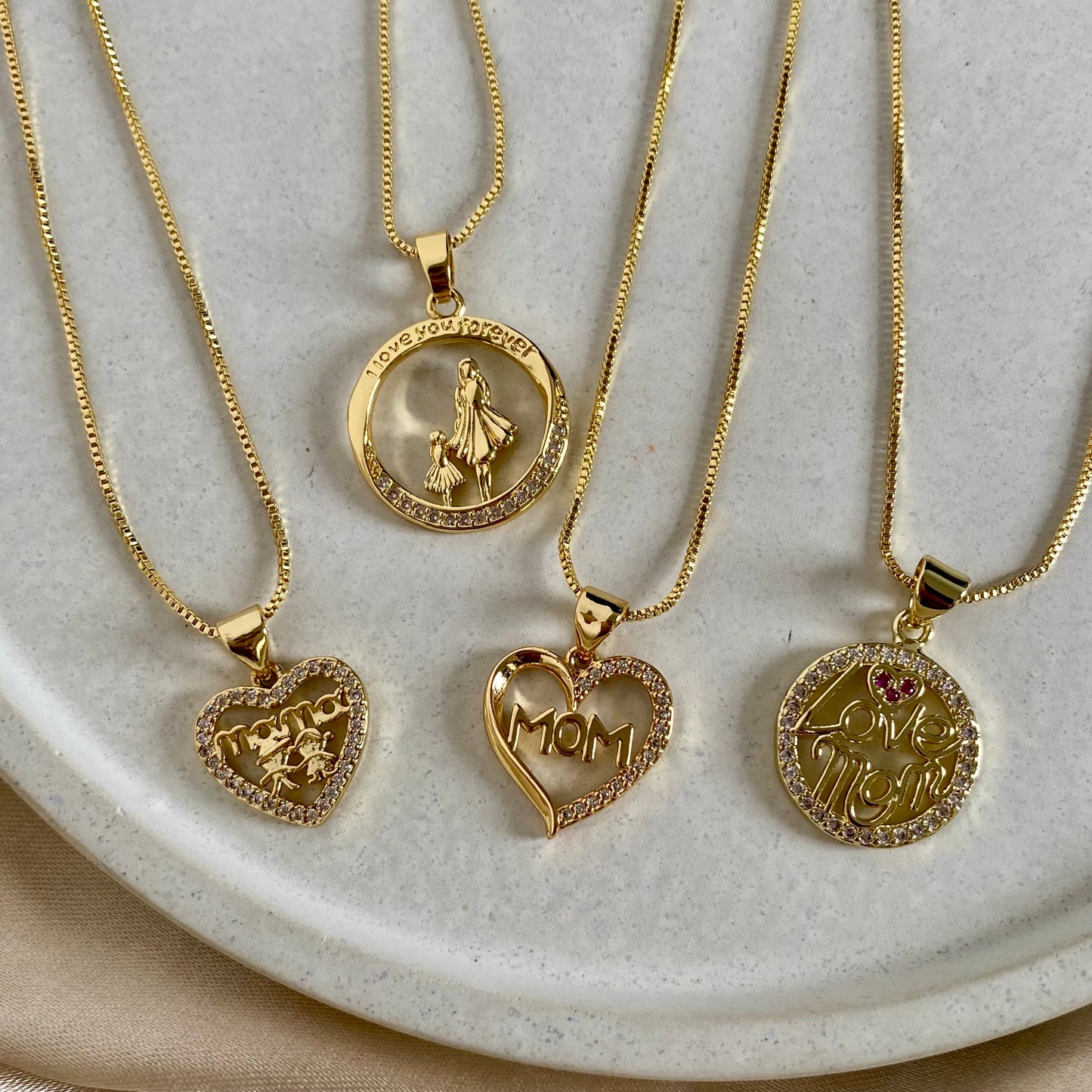 Cadena homenaje a mamá