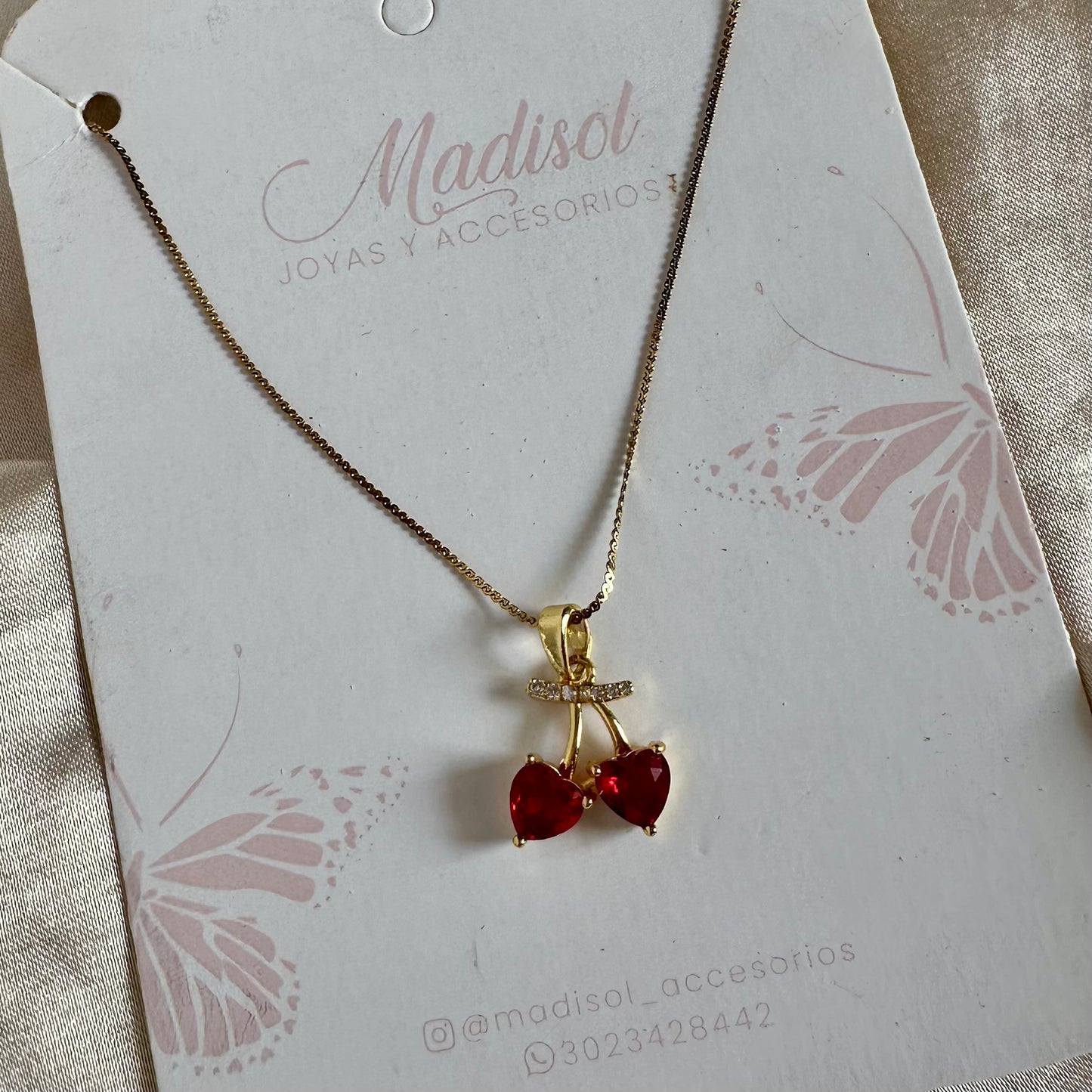 Cadena cherry love