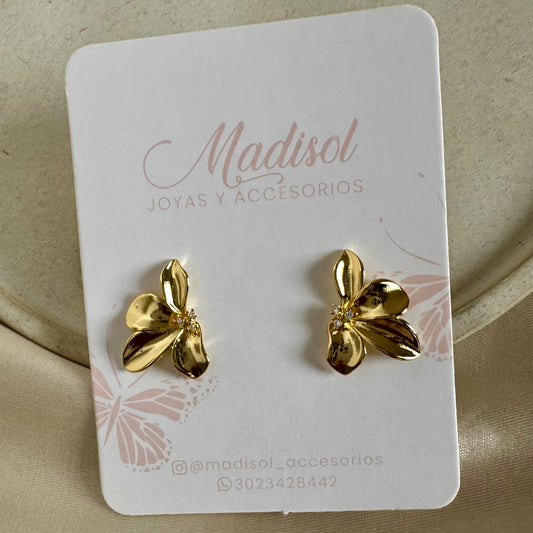 Aretes media flor