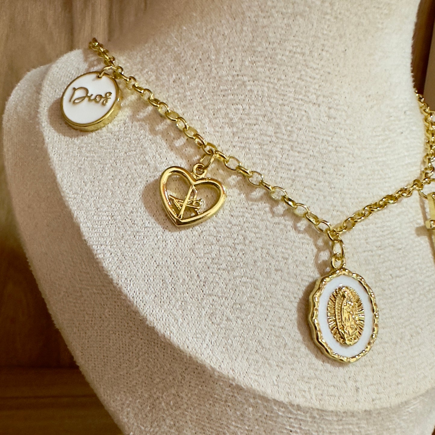 Collar multidijes religious
