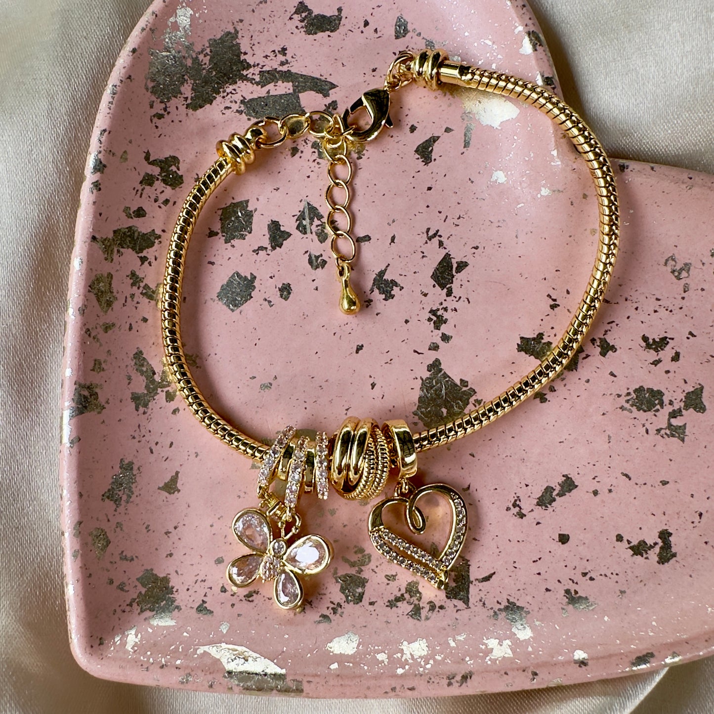 Brazalete mariposa corazón blanca