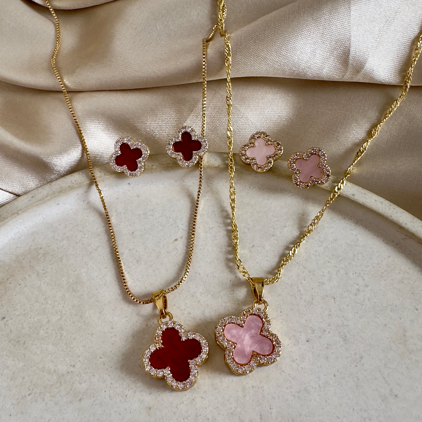 Set trébol rosa y rojo