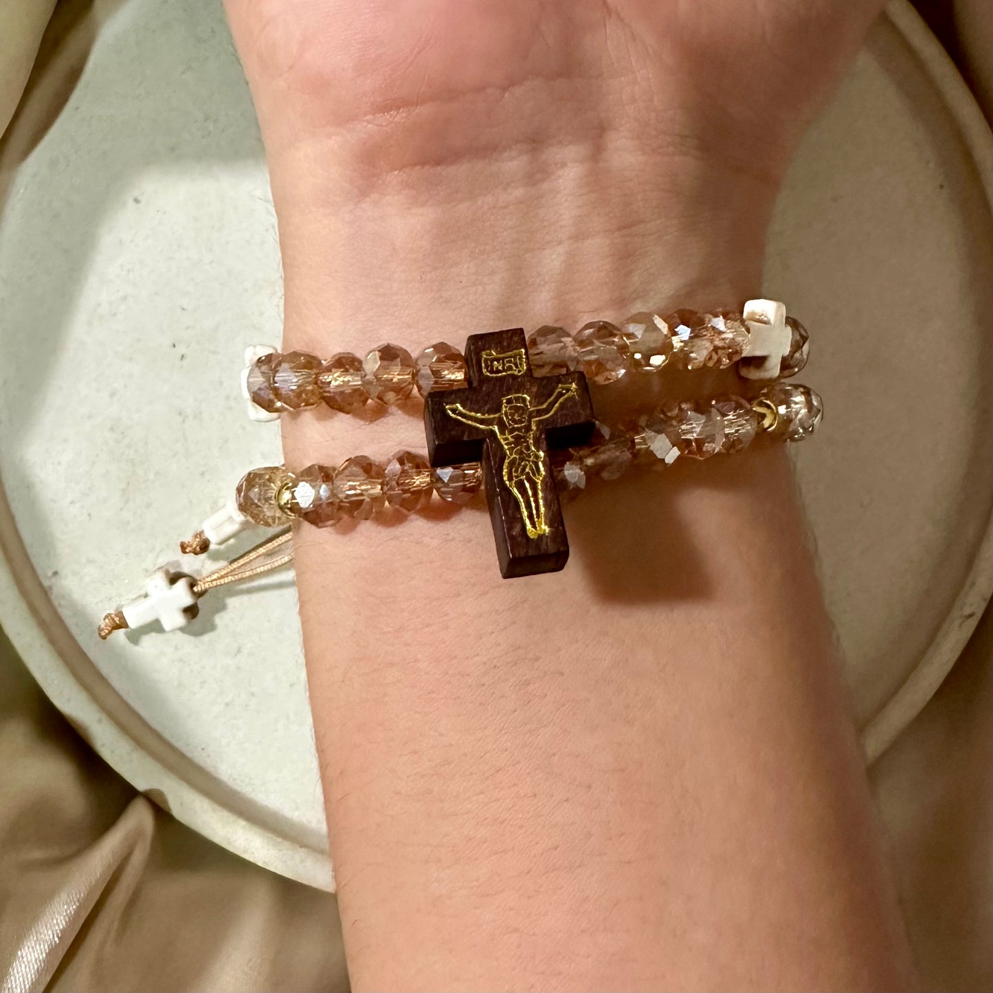 Rosario manilla dorado