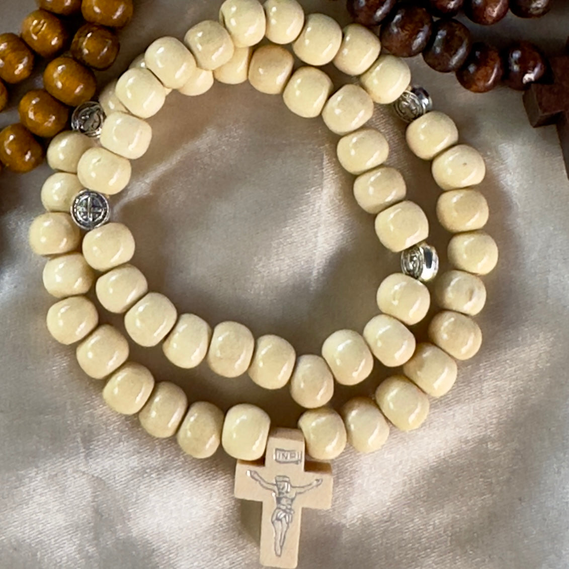 Rosario de mano S Benito madera