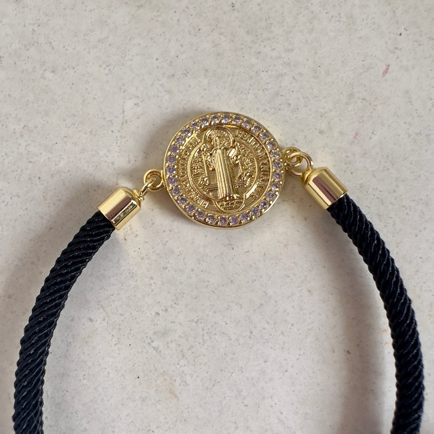 Pulsera cordón san Benito