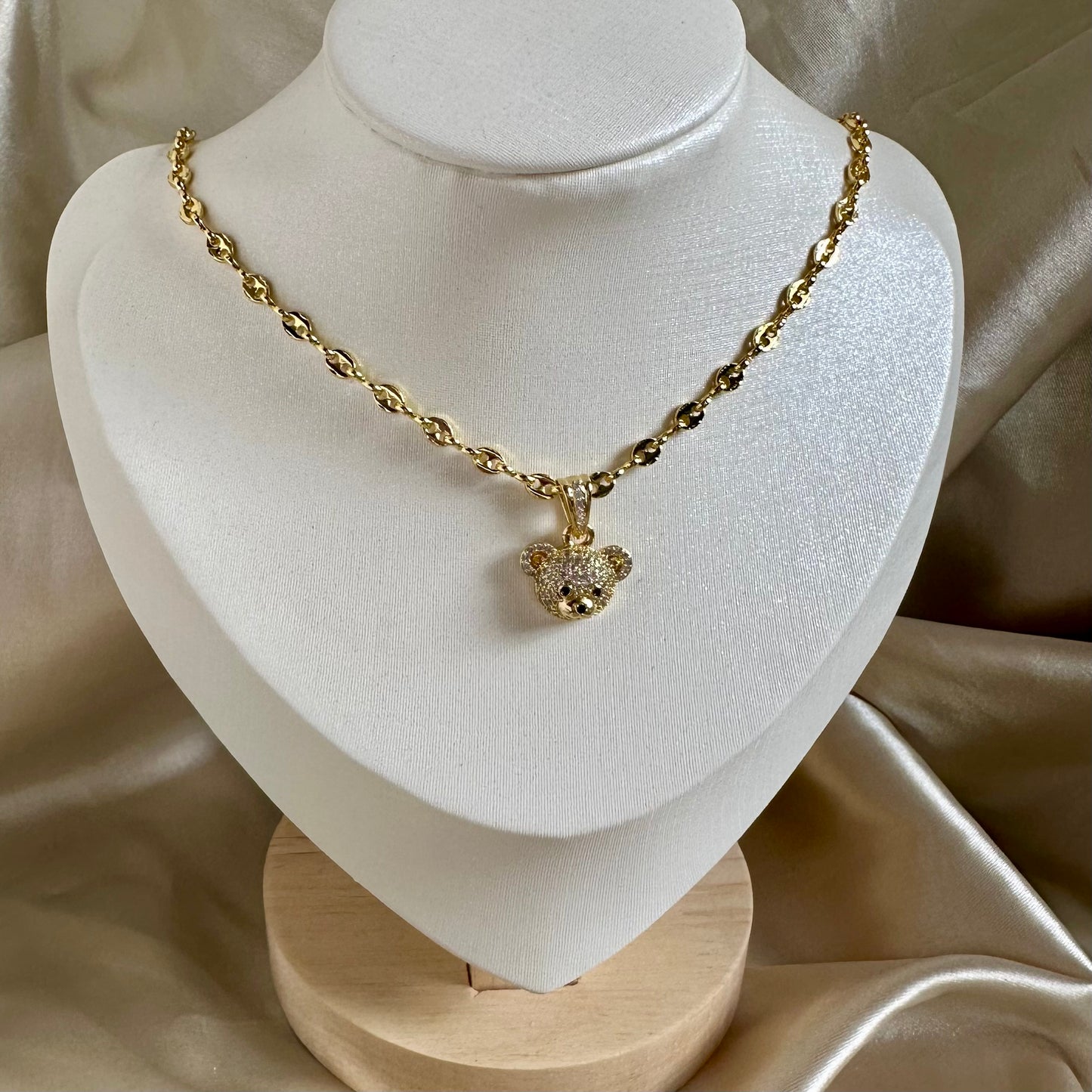 Cadena gucci cara oso