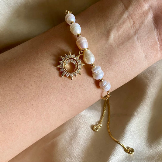 Pulsera perla natural sol y luna