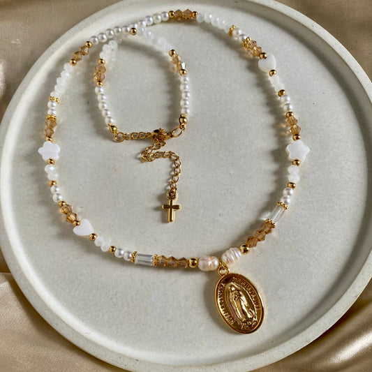 Collar cristales medalla virgen
