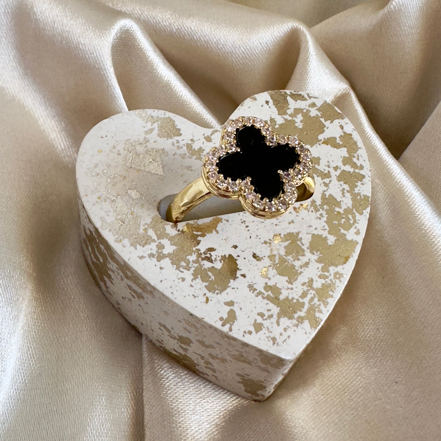 Anillo trébol negro circones