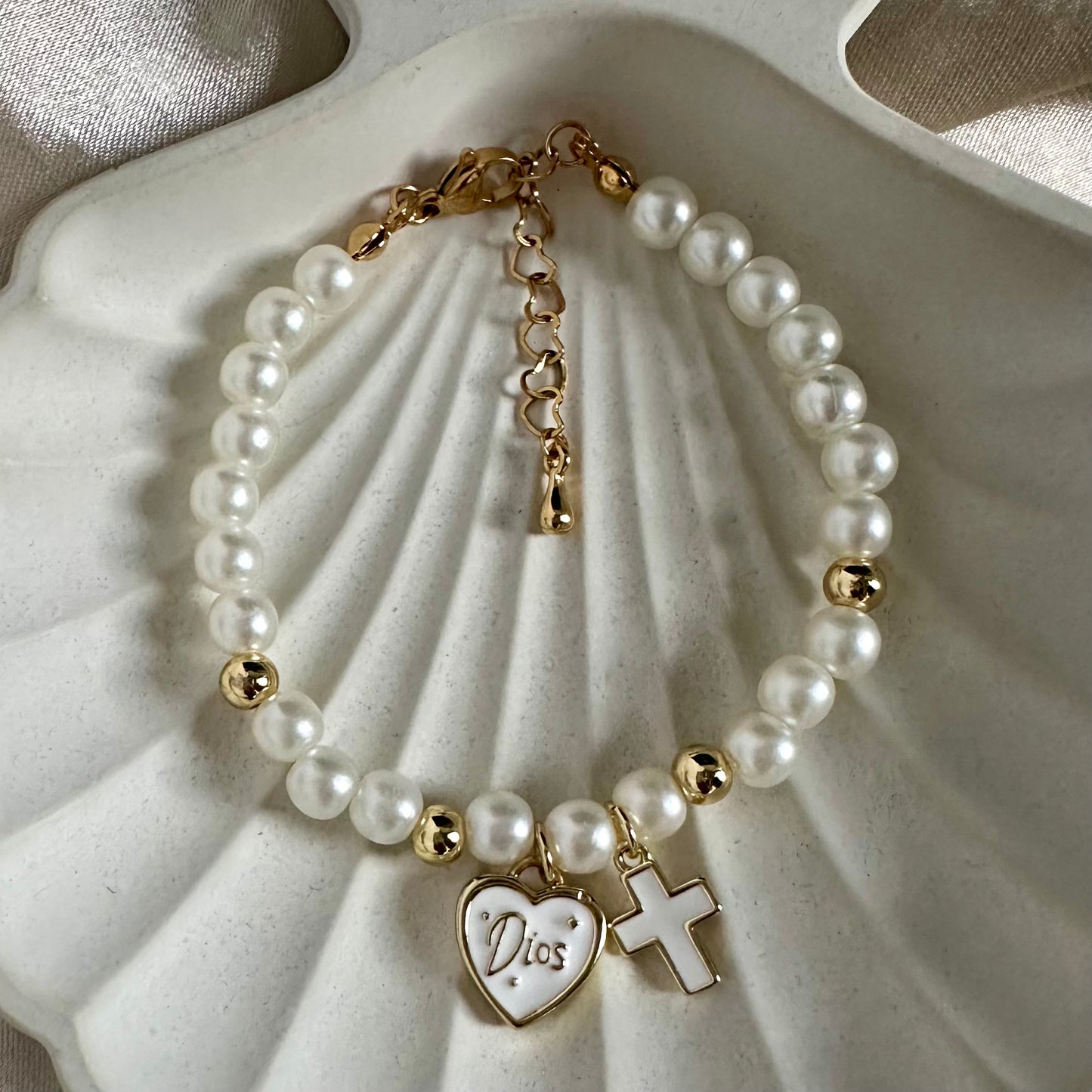 Pulsera perlas Dios y cruz