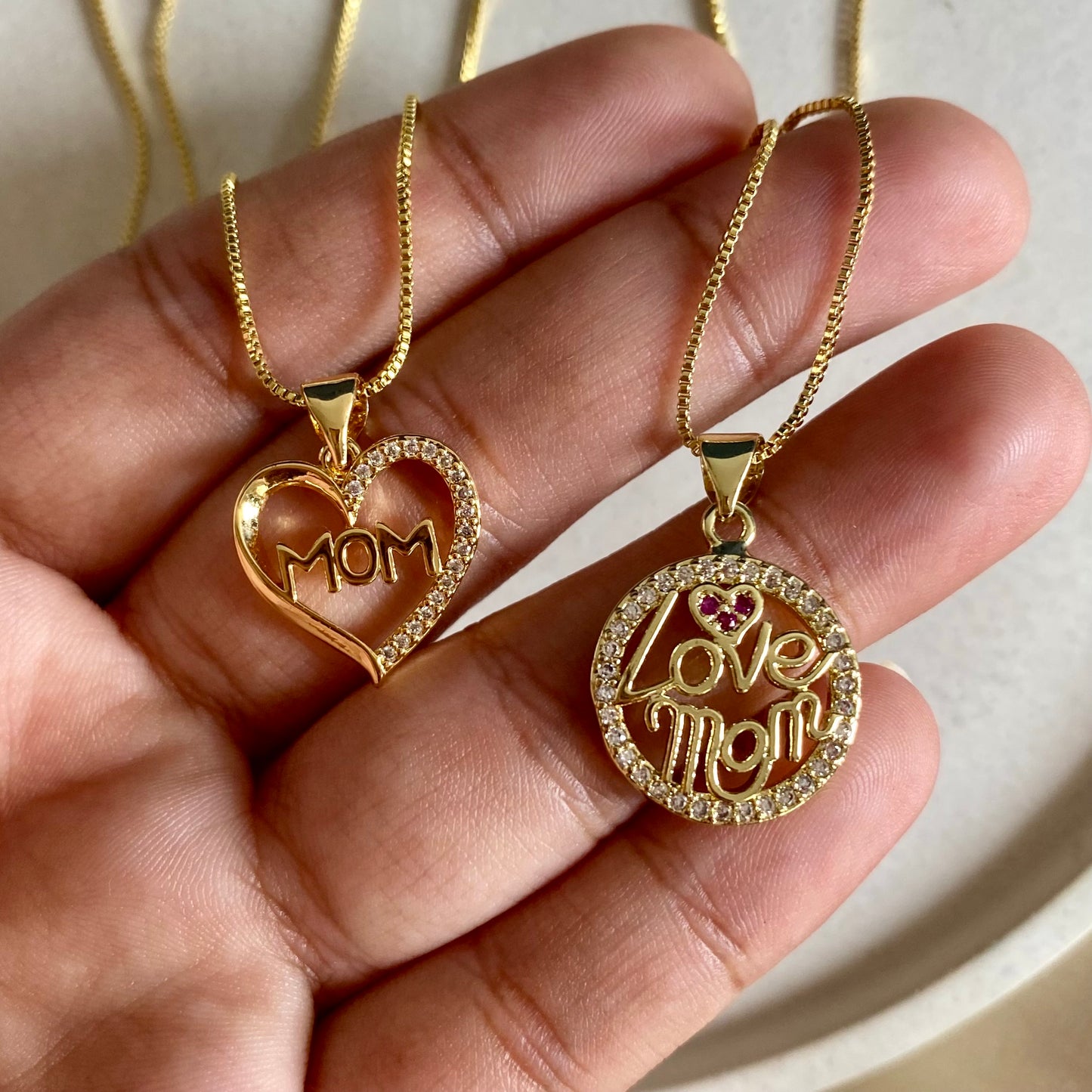 Cadena homenaje a mamá