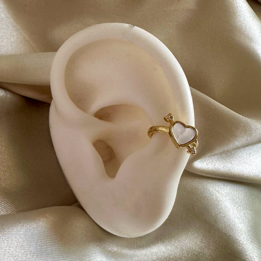 Earcuff corazón flechado