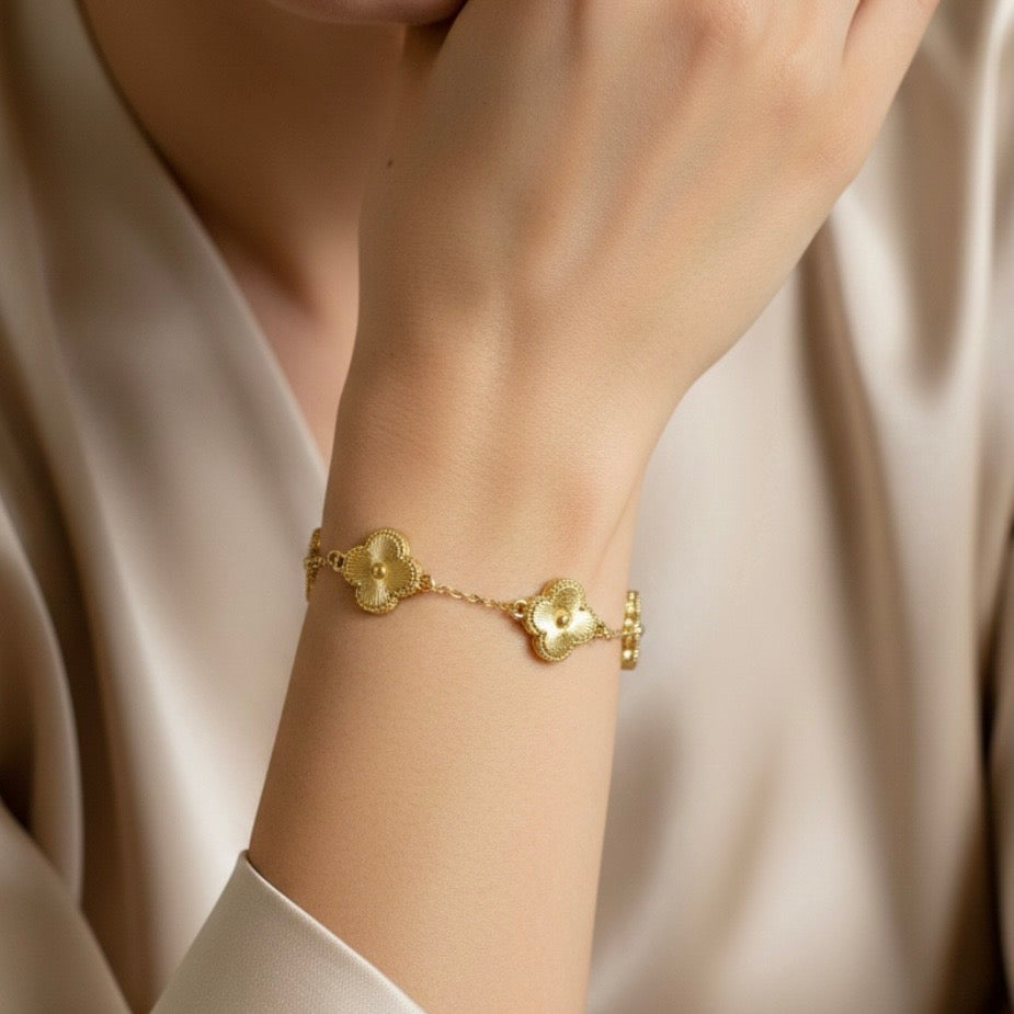 Pulsera trébol dorado